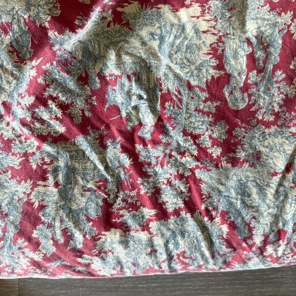 Waverly Sanctuary Rose Modern Farmhouse Floral Reversible Comforter 80"x90" - Picture 16 of 16